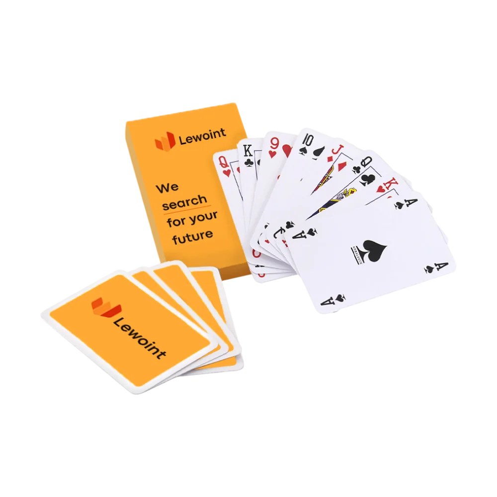 Scatola di carte da gioco arancione personalizzata con una mano di poker a ventaglio