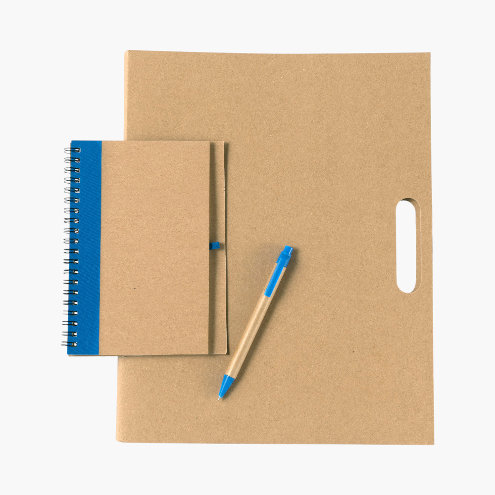 PDP - cardboardmemofoldercharlie square #F8F8F8 background