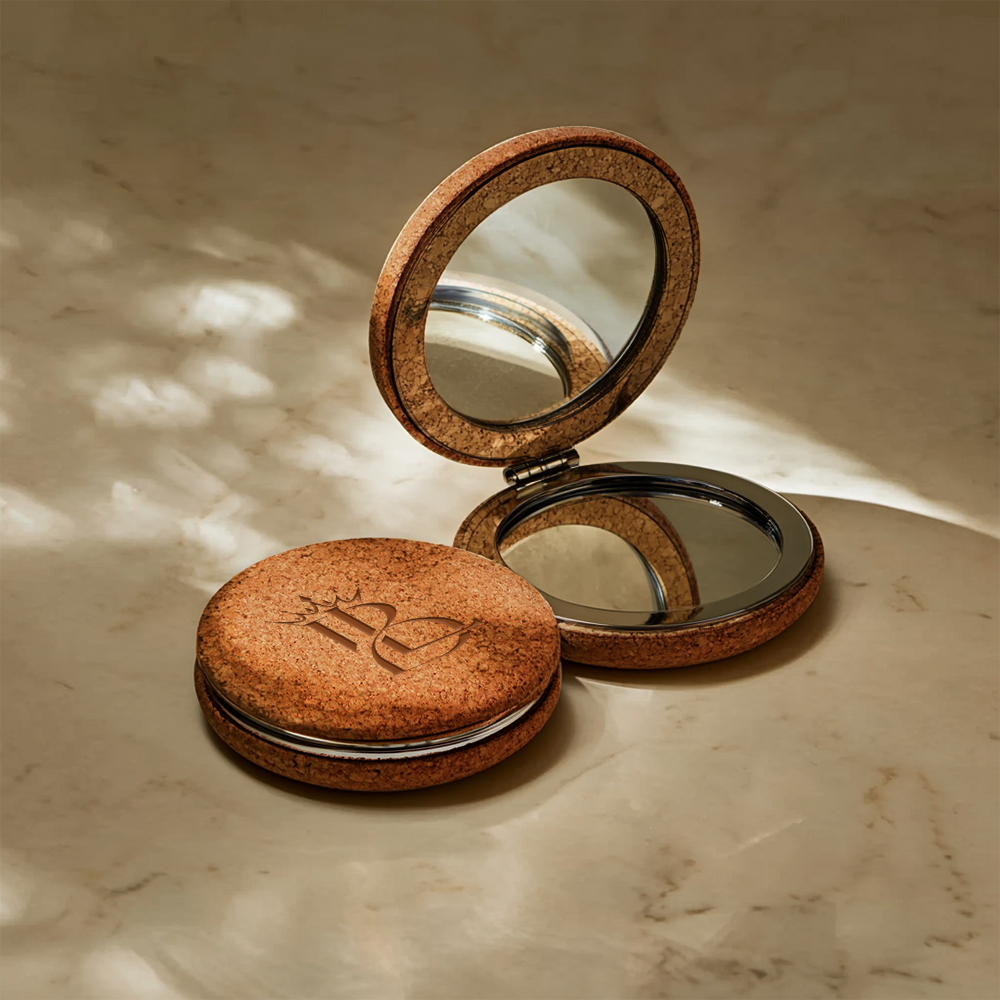 guapacorkpocketmirrorwithcorkcover setting1