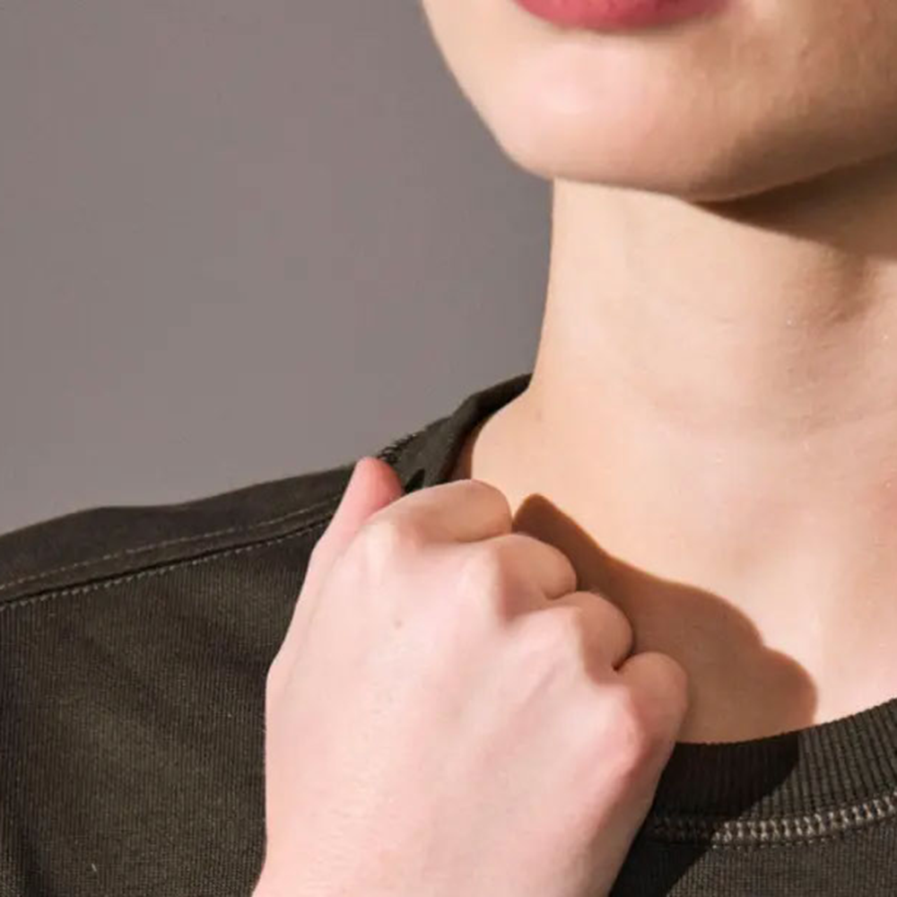 Women Organic Sweatshirt - lifestyle