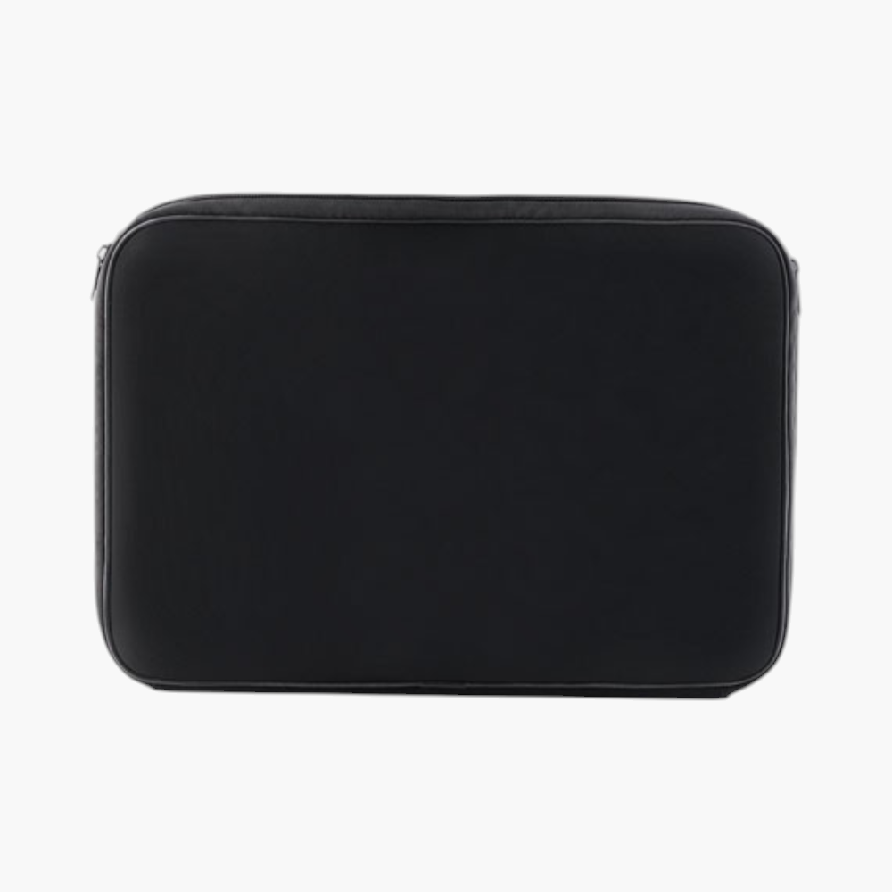 PDP - deopadlaptoppouch square #F8F8F8 background