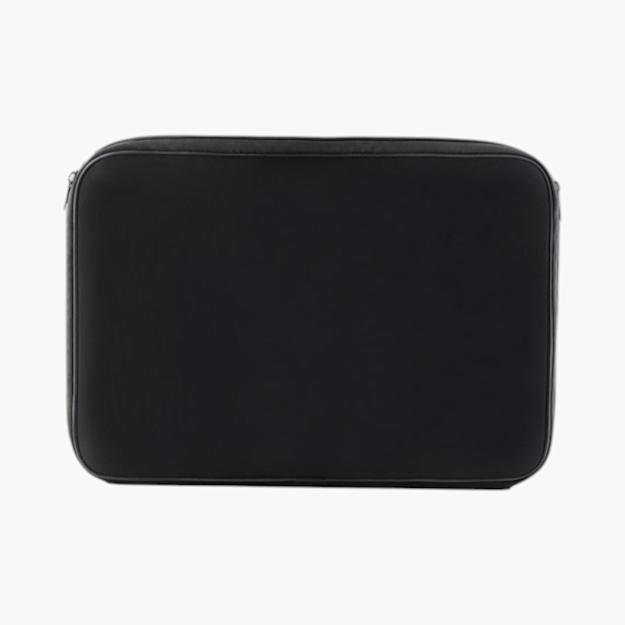 PDP - deopadlaptoppouch square #F8F8F8 background