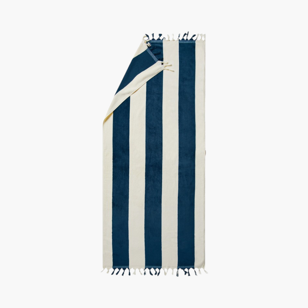 PDP - vingavalmerbeachtowel square #F8F8F8 background