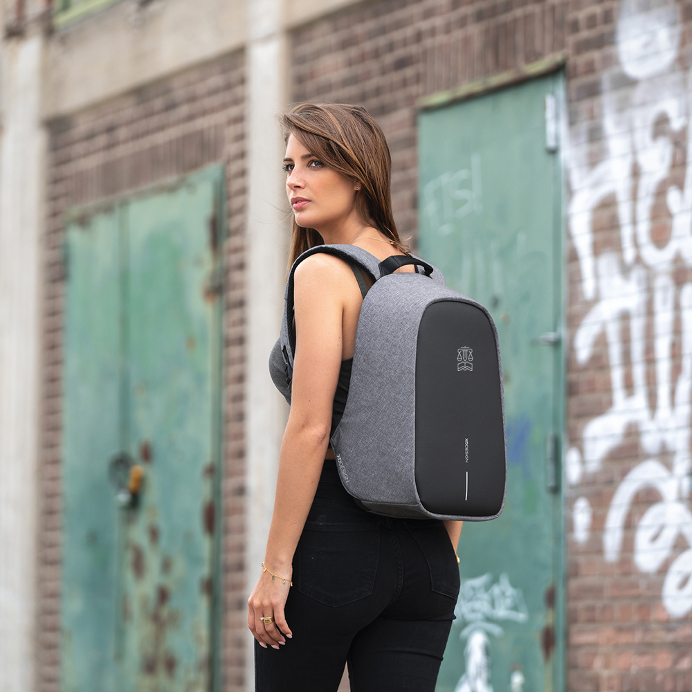 smallbobbybackpack PDP Copy.png