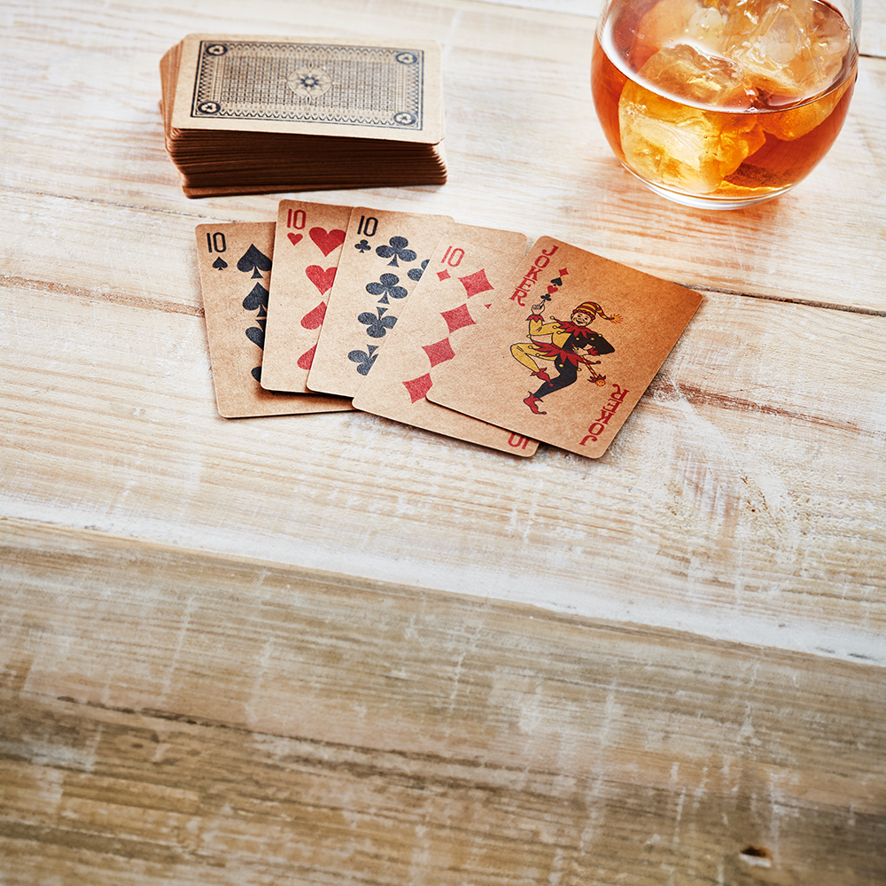 arubarecycledpaperplayingcards setting2