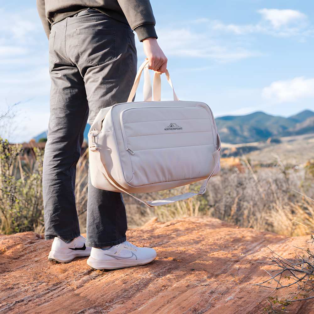 armondawarerpetweekendduffel setting1