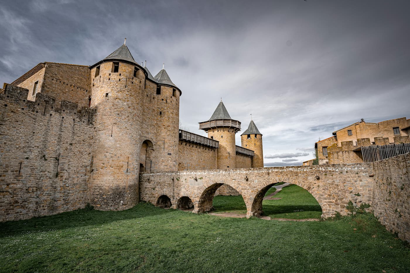 Ainay-le-Vieil