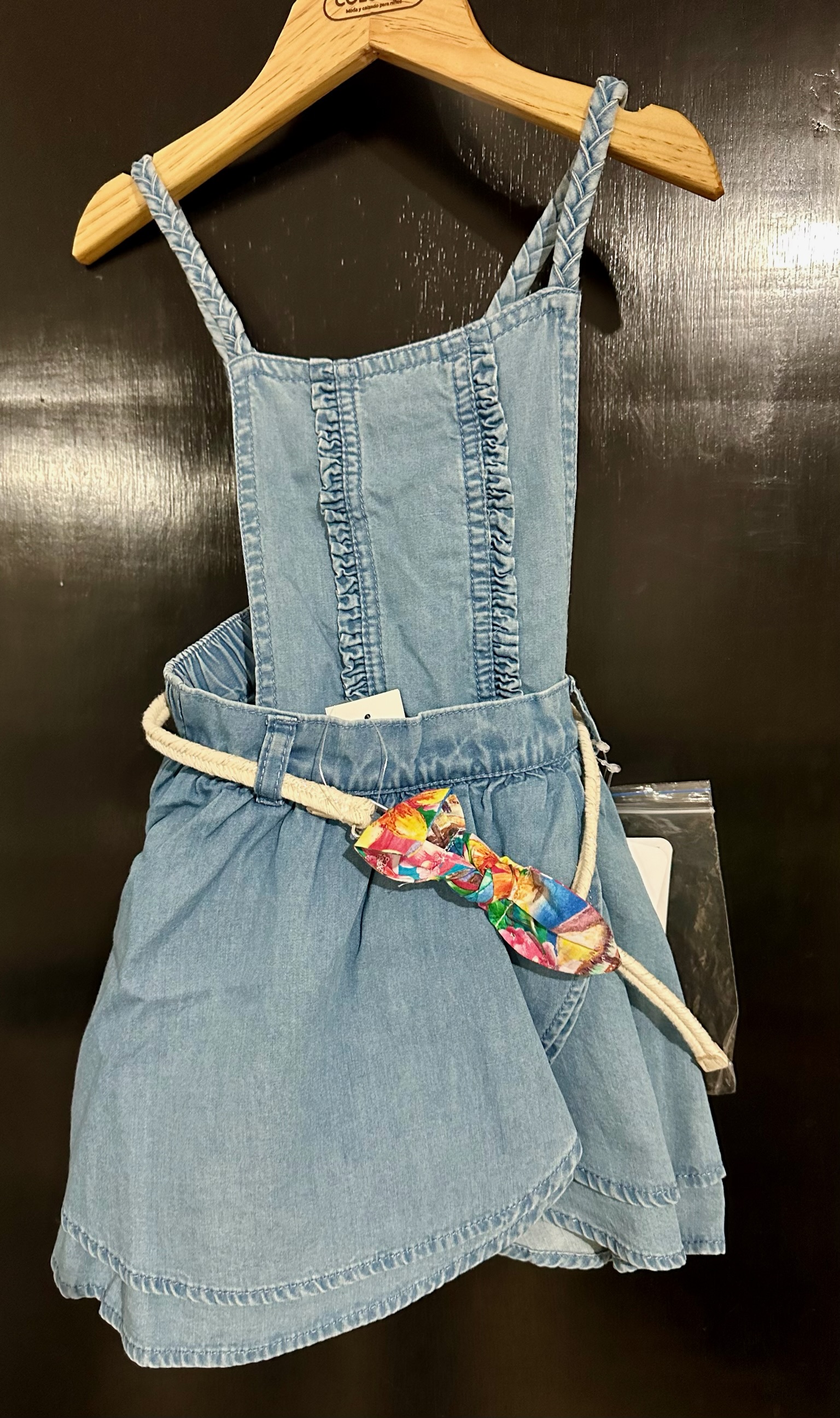 Jumper falda mezclilla con cinturón