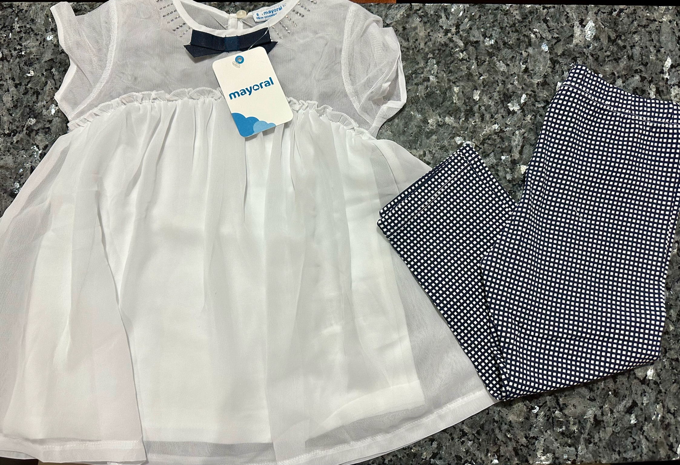 Conjunto pantalón corto cuadros y blusa