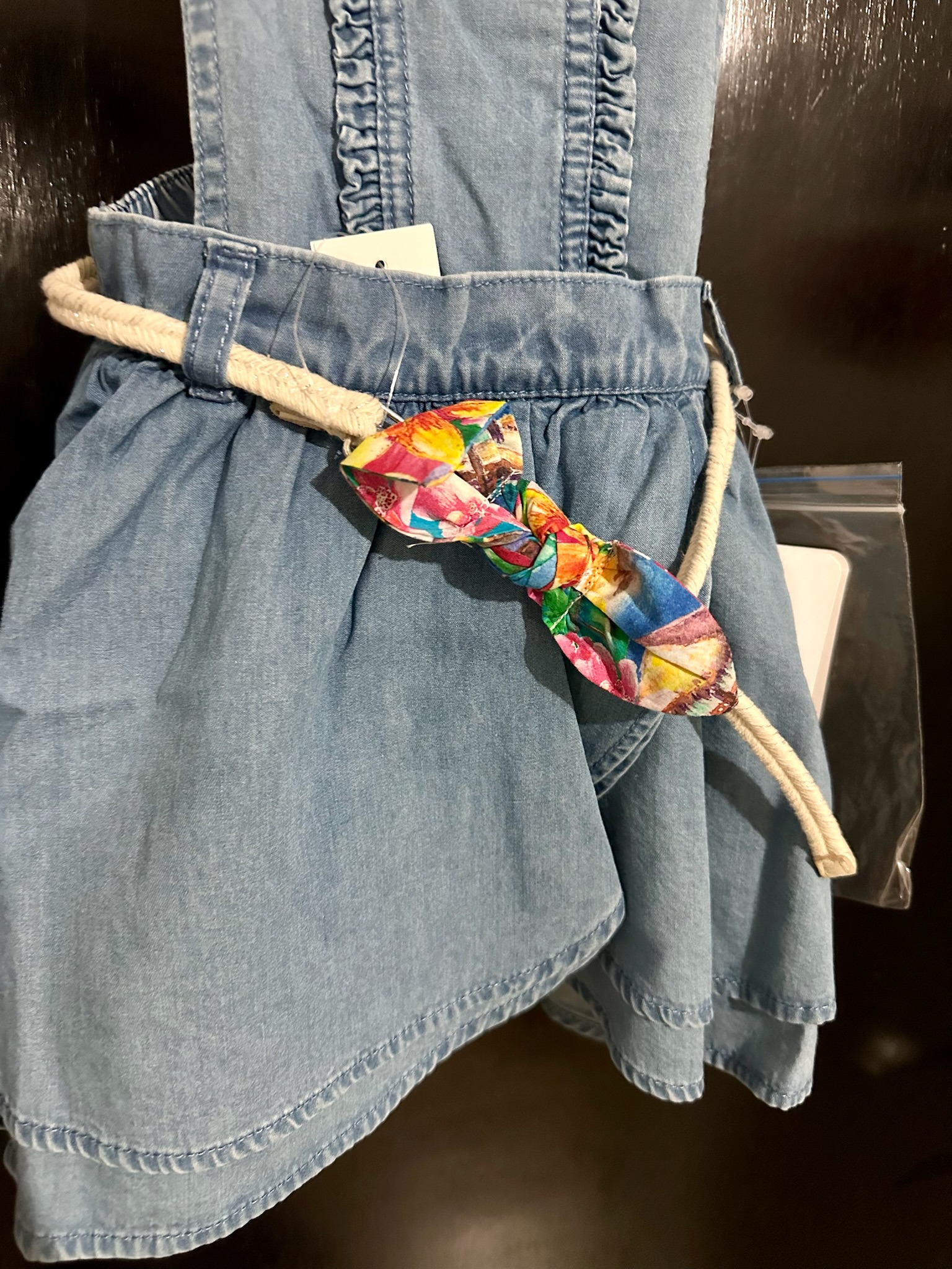 Jumper falda mezclilla con cinturón