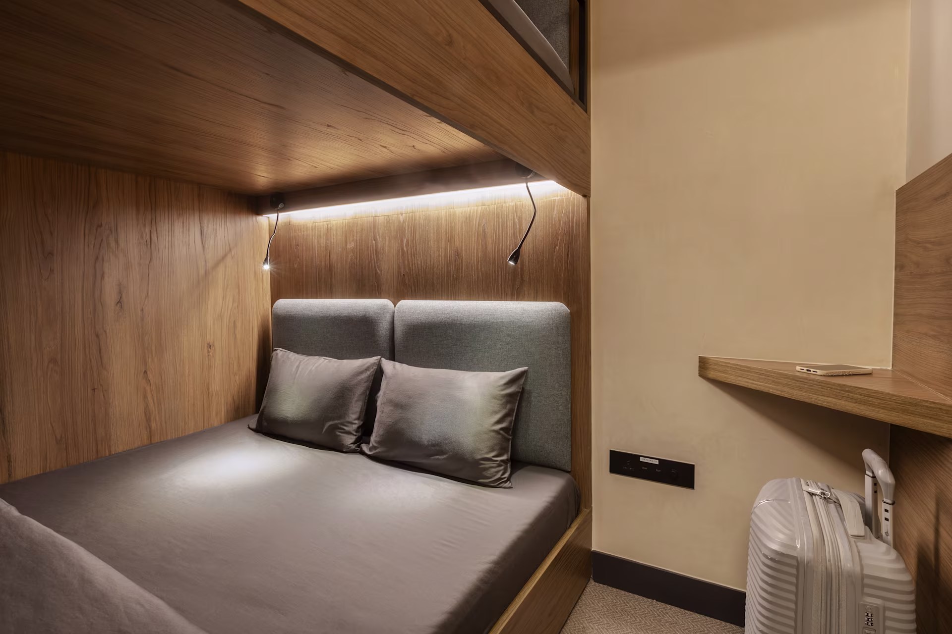 Lima Airport, Sleepover LIM, Airport Sleep Station, Double Bed