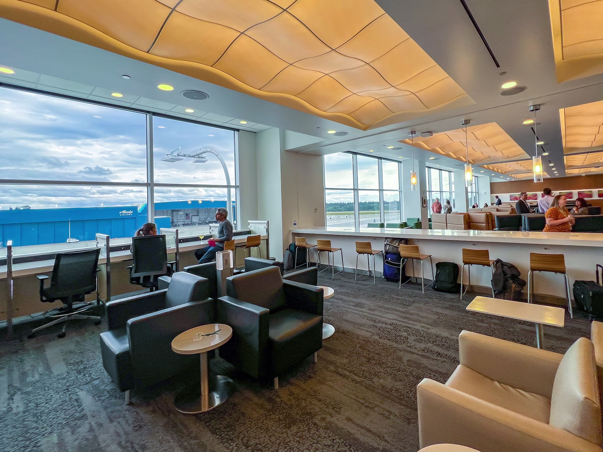 The newly re-located Club SEA lounge provides a sense of the northwest on S Concourse