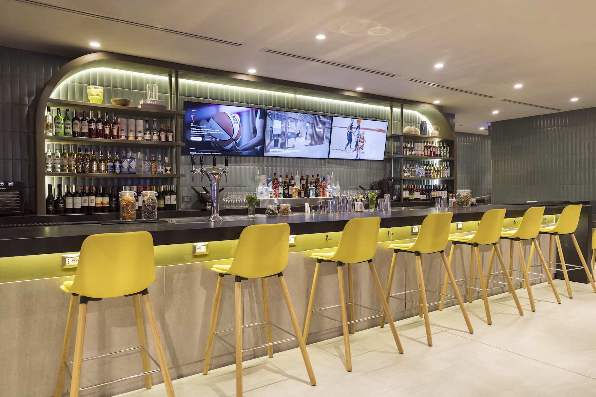 Bar area with seating at Jorge Chavez International Airport