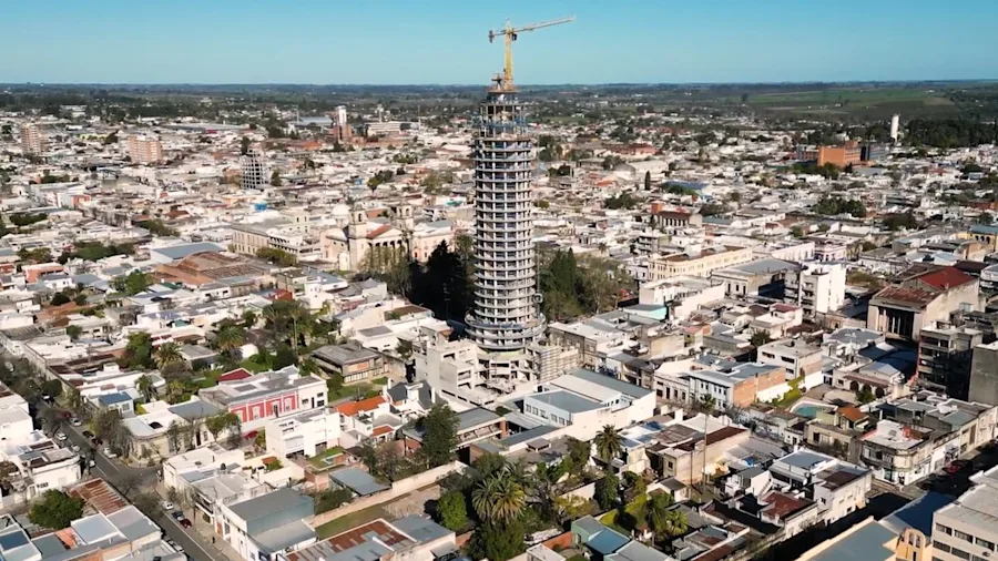 EDIFCIO TORRE DE LA DEFENSA / Paysandú