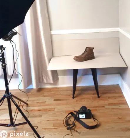 https://bcwpmktg.wpengine.com/wp-content/uploads/2015/04/footwear-shadow-lighting-setup1.jpg