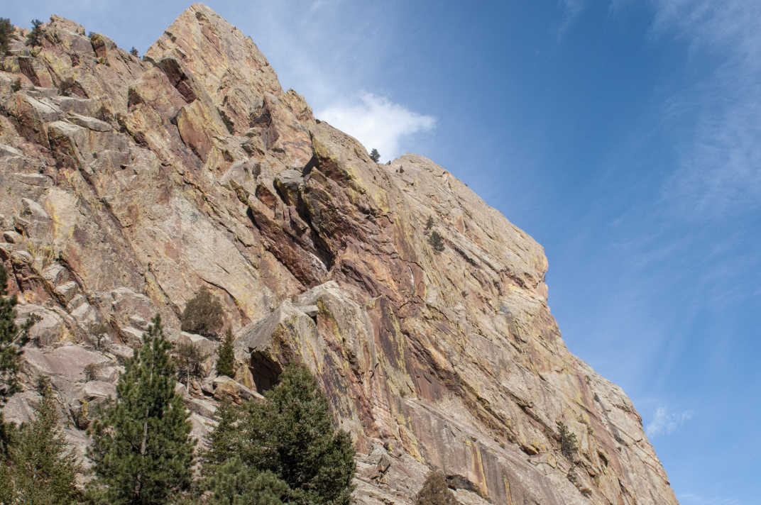 oranges and browns on the side of a cliff face in Eldorado Canyon State Park #Boulder #Colorado #Nature #StatePark #EldoradoCanyon