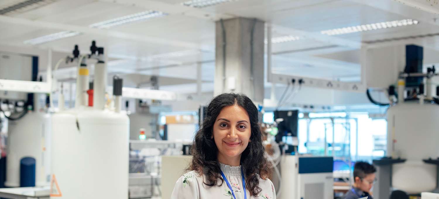 Front Desk Jobs: Medical Receptionist Job Description and Salary ...