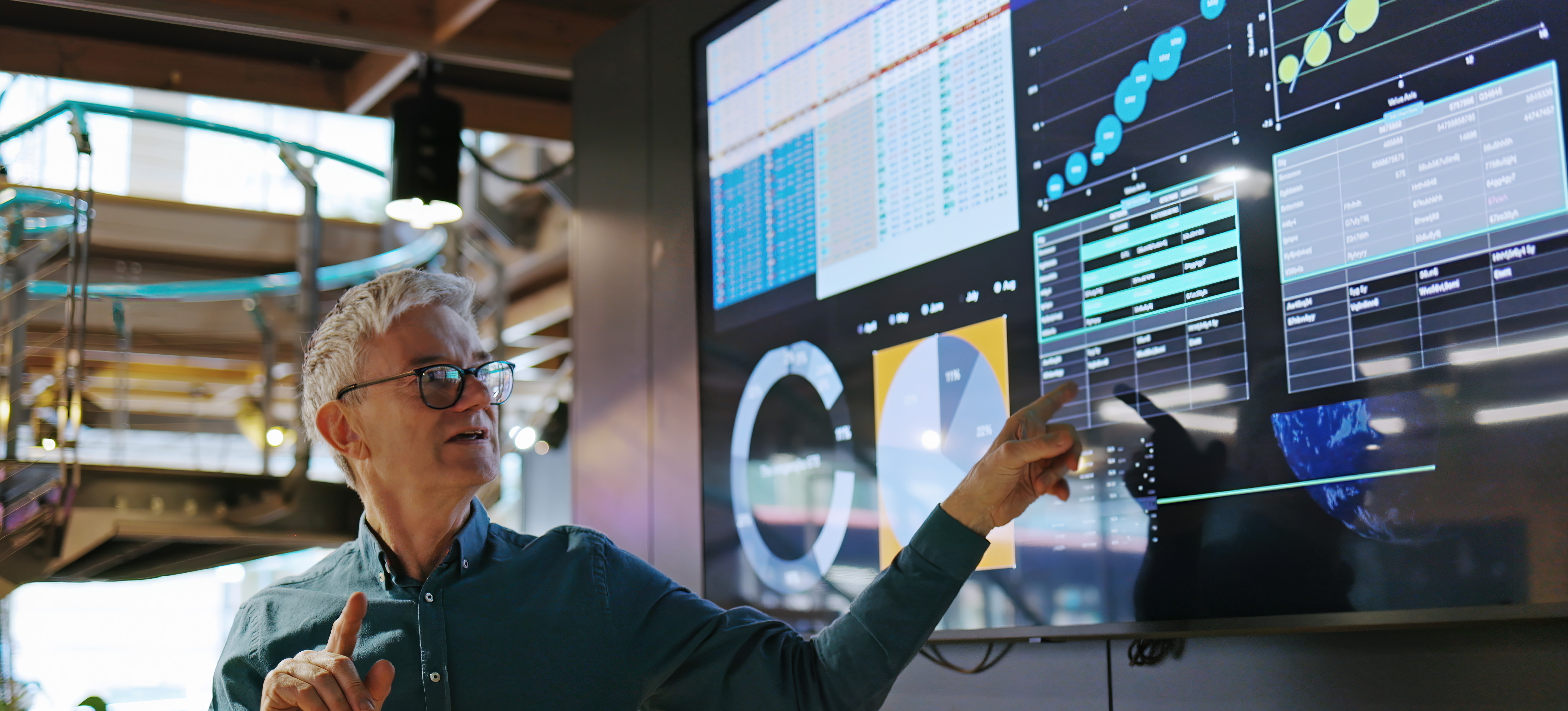 [Featured Image] An artificial intelligence engineer explains the different capabilities of generative AI versus large language models (LLMs).
