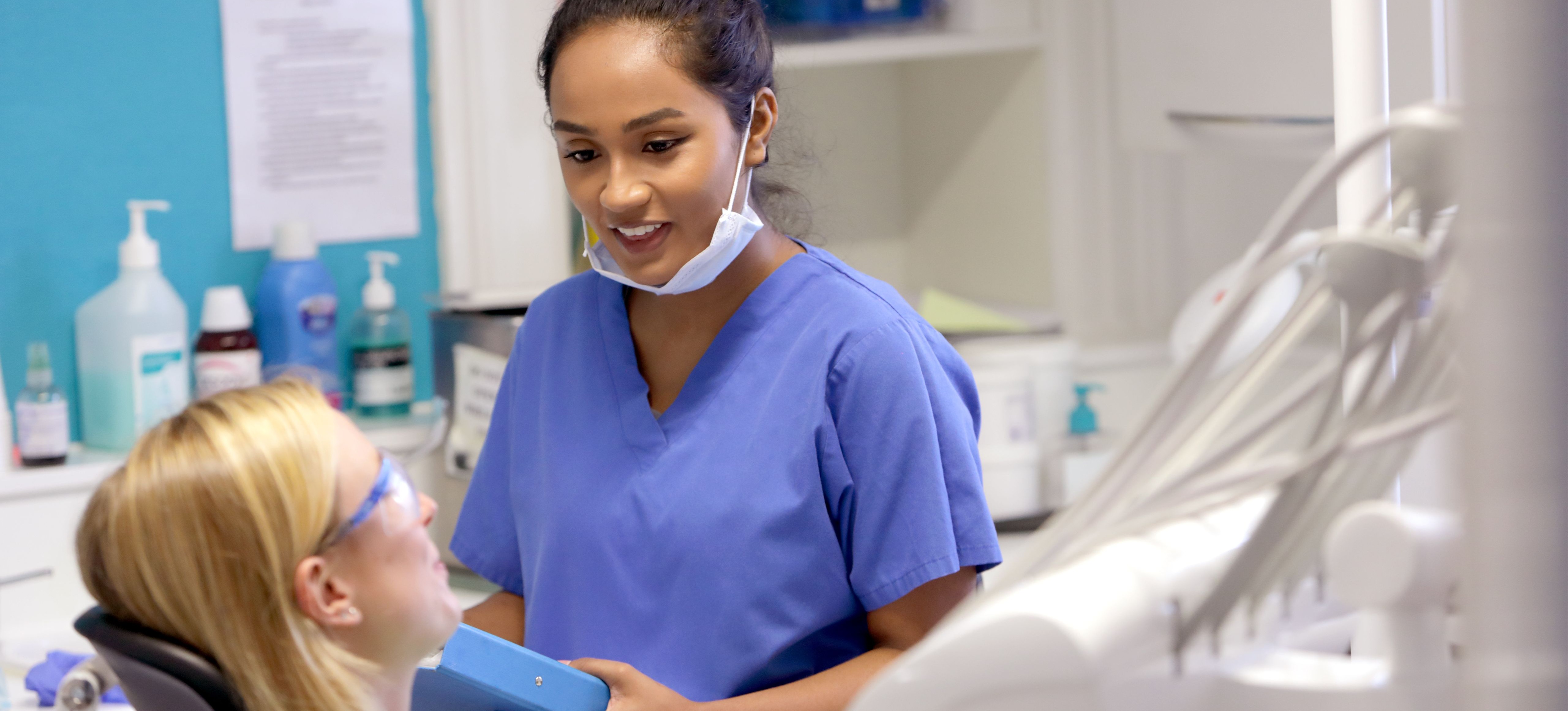 Dental Assistant Salary Your Earnings And Career Guide Coursera   UD47WFzQ 