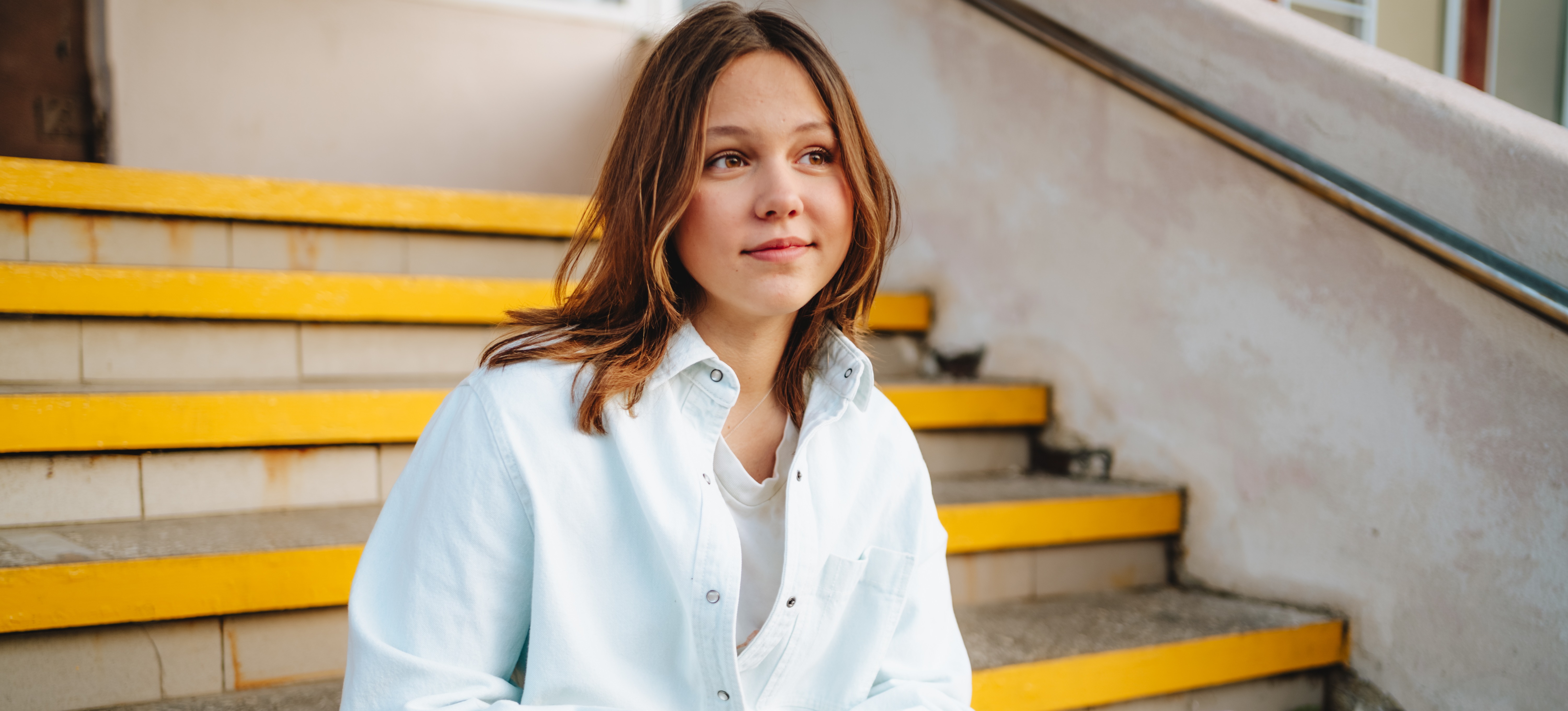 [Featured Image] A social science major contemplates which discipline to pursue for their bachelor’s degree.
