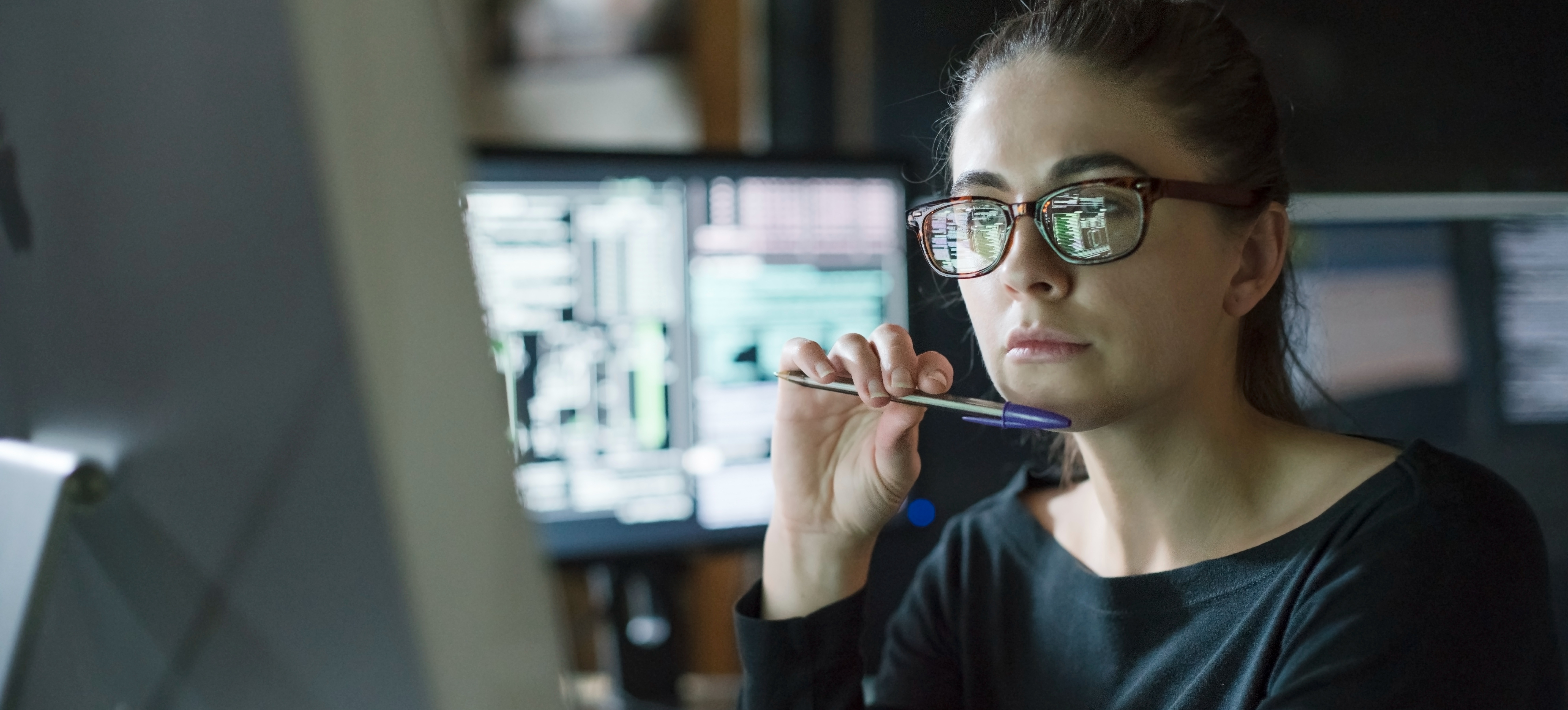 [Featured Image] A business intelligence professional uses Splunk for data analysis.
