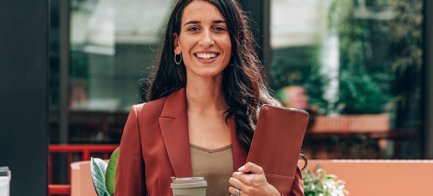 What Does a Social Worker Do (and How Do I Become One)? | Coursera What Does a Social Worker Do (and How Do I Become One)? | Coursera