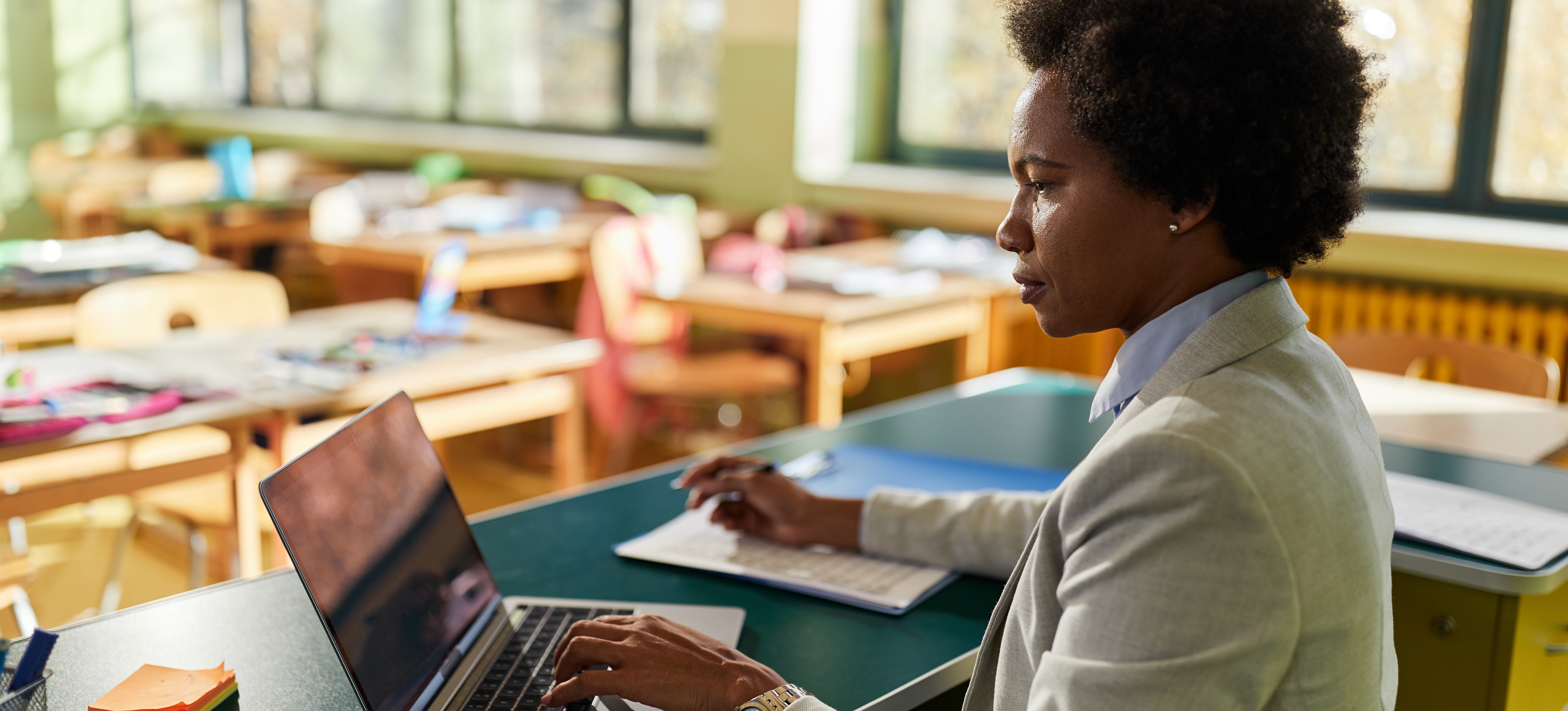 [Feature Image] Using AI tools for teachers, one educator plans immersive, innovative learning experiences for their class.
