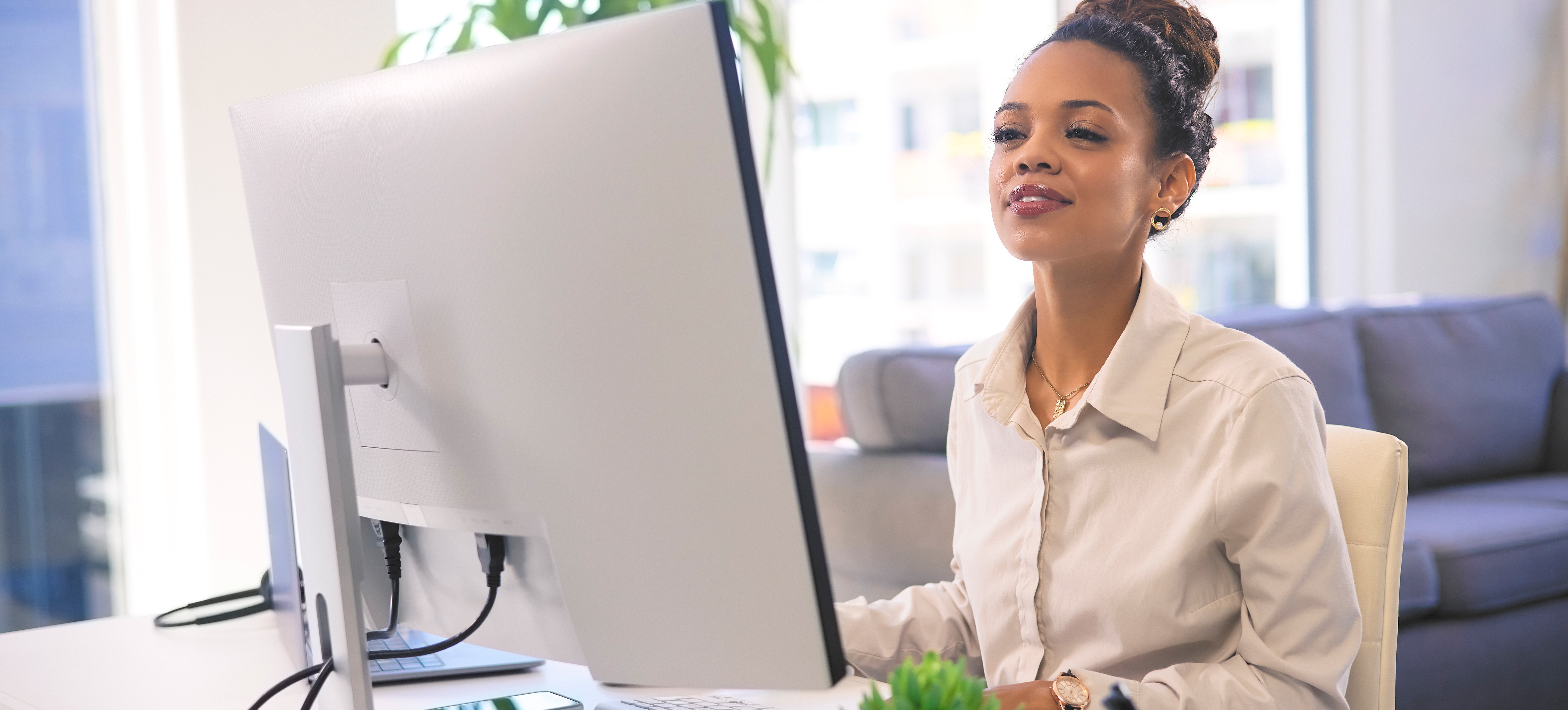 [Featured Image] A computer science learner researches database analyst salaries before choosing a direction for her career.
