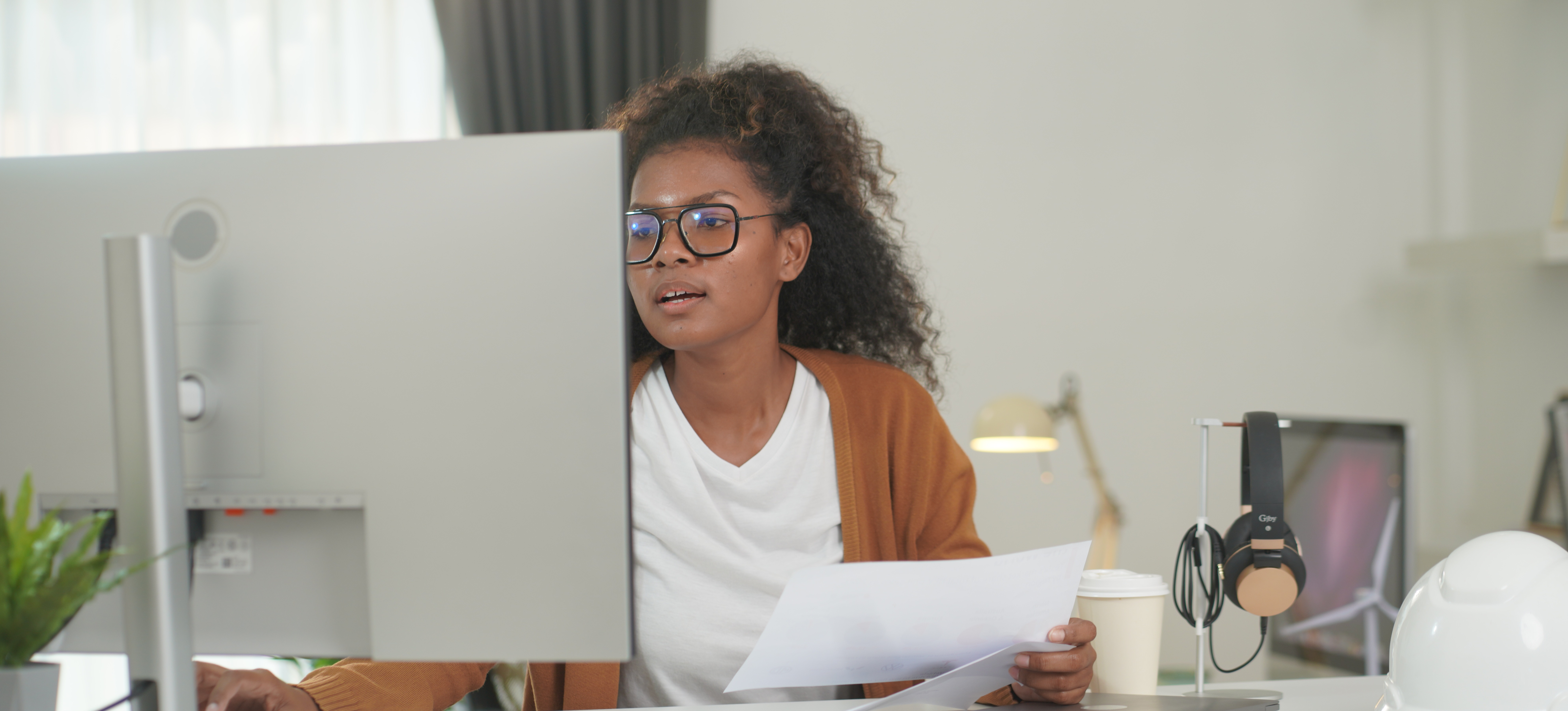 [Featured Image] A self-employed freelancer tackles a lucrative project after making a career change to work for herself. 