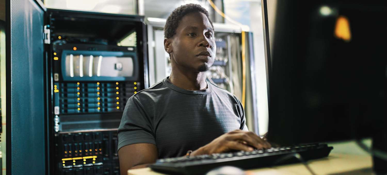 Computer Forensik Was ist Computer Forensik? Arten, Techniken und Karrieren | Coursera