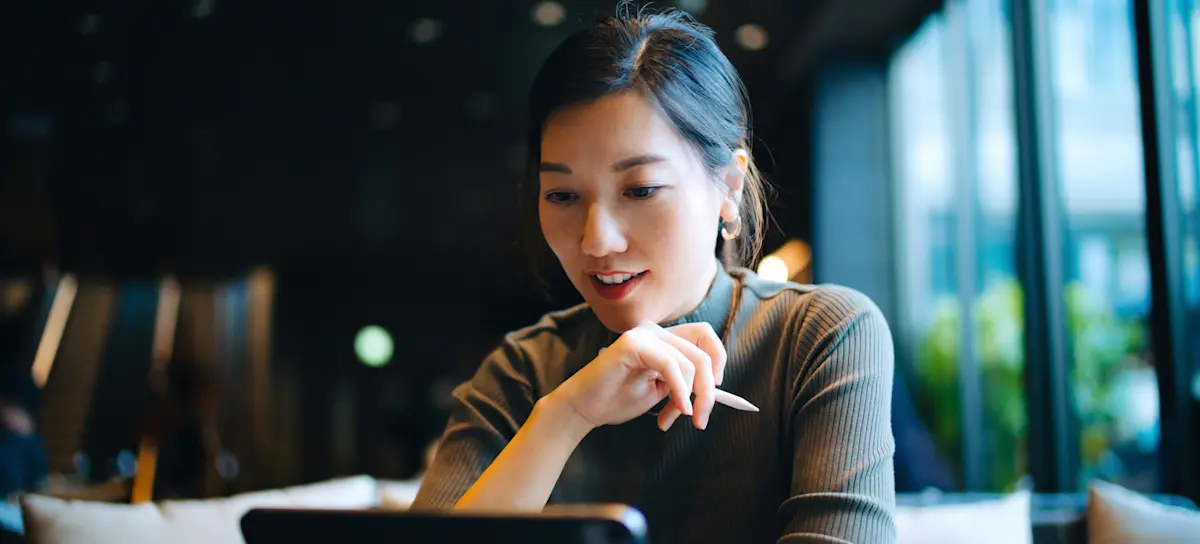 [Featured Image] A professional interested in a career pivot researches what a career as a Hadoop developer requires and plans their learning journey. 
