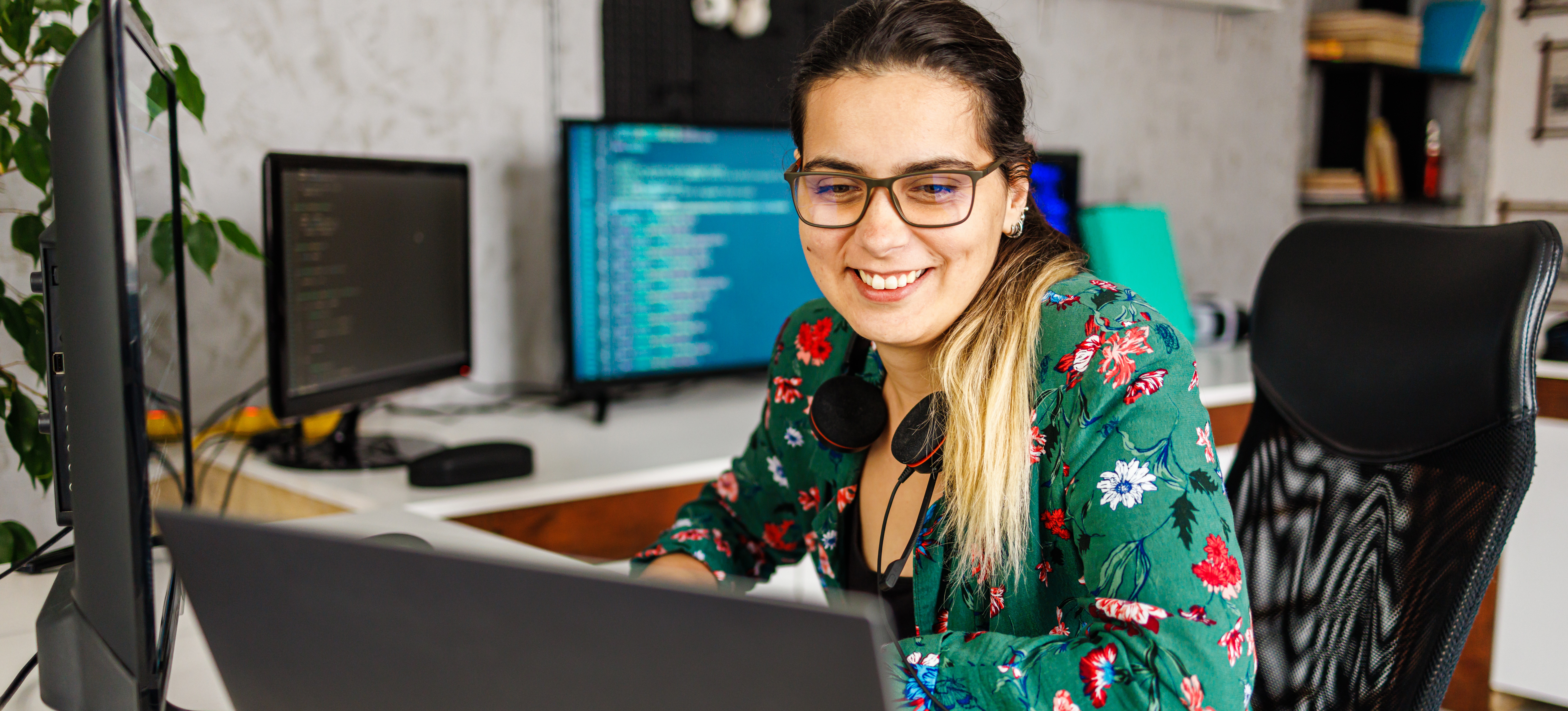 [Featured Image] A blockchain architect works in a professional environment and focuses on tasks related to blockchain technology.
