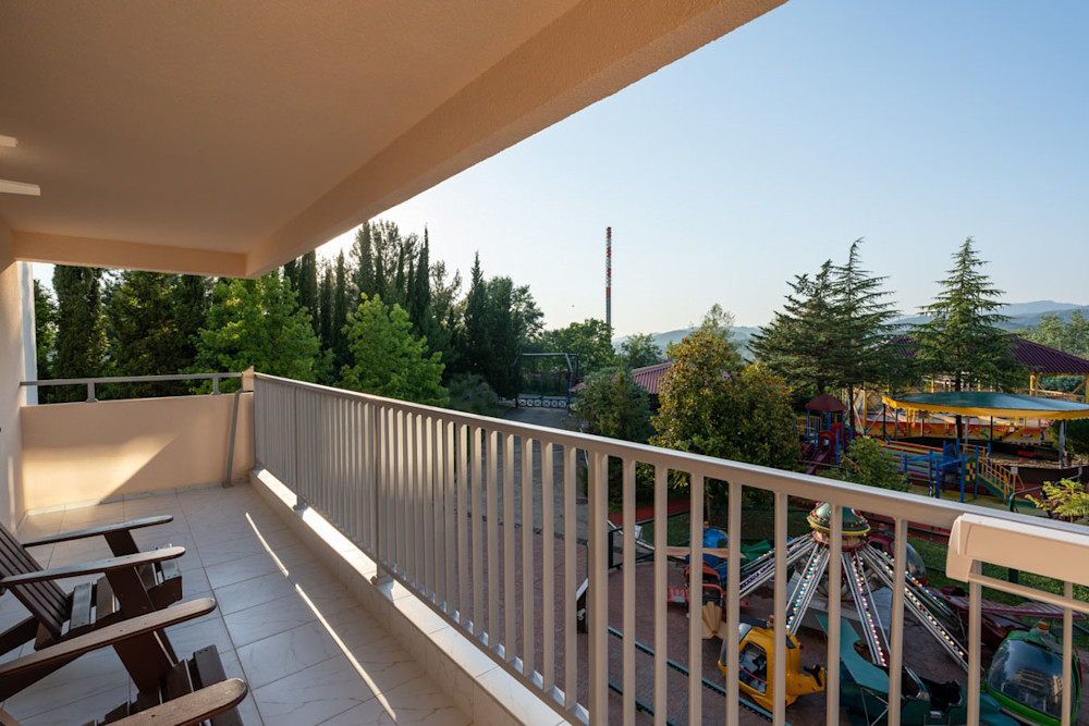 Стандарт с балконом 3-х местный 1-но комнатный в санатории Шексна - балкон