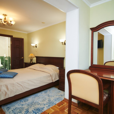 Апартаменты 3-комнатный в санатории Виктория 