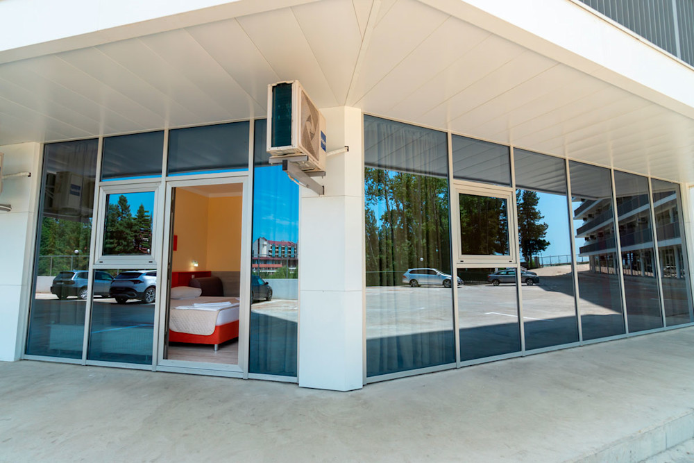 Стандарт без балкона 4-х местный 2-х комнатный в санатории Шексна - выход на улицу