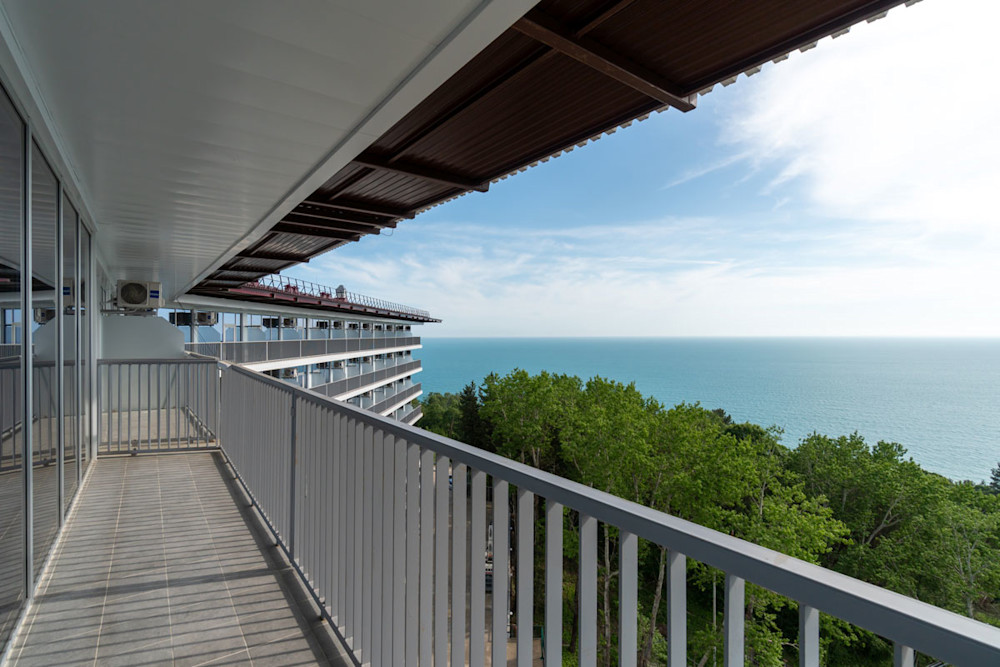 Стандарт с балконом 4-х местный 2-х комнатный в санатории Шексна - вид на море с балкона