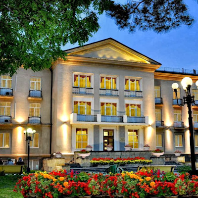 Санаторий им. Сеченова, вид в вечернее время