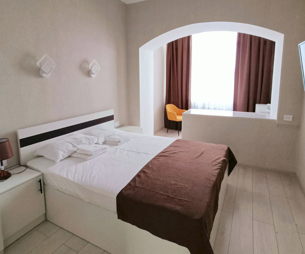 Одноместный однокомнатный 1 категории в санатории Здоровье - кровать