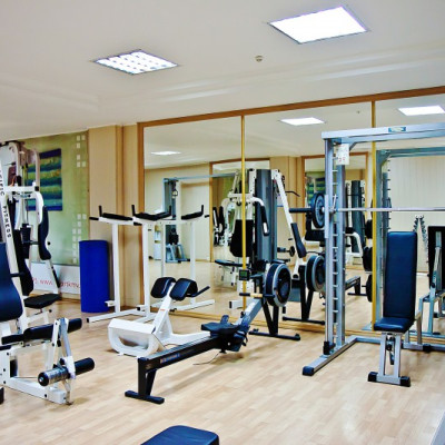 Тренажерный зал в санатории Машук Аква-Терм, зона для силовых тренировок