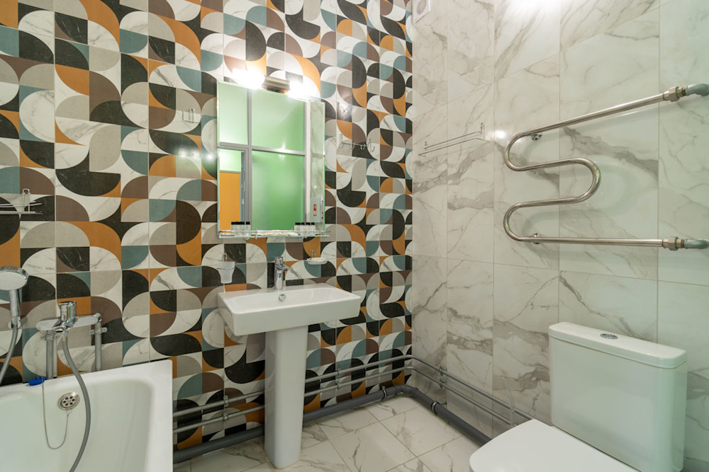 Стандарт ПК с балконом 4-х местный 2-х комнатный в санатории Шексна - ванная комната