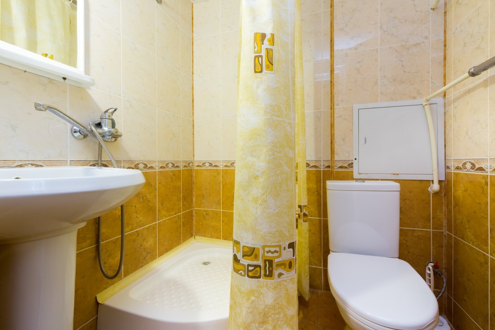Санаторий Москва Кисловодск - одноместный стандарт 1 категории (ванная комната)