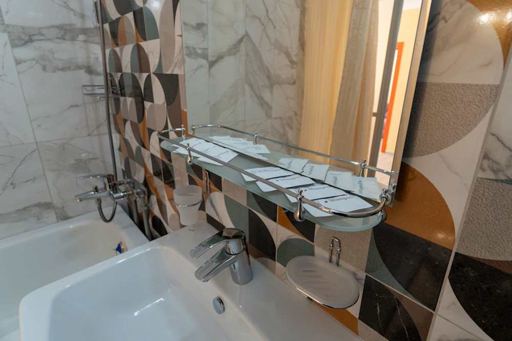 Стандарт MAXI без балкона 2-х местный 1-но комнатный в санатории Шексна - банные принадлежности