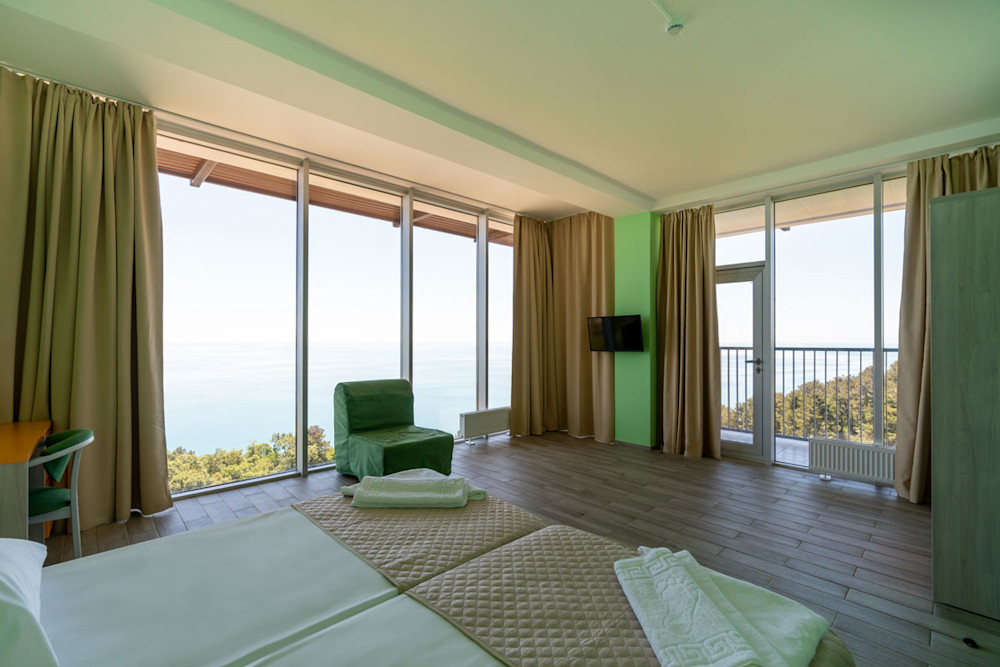 Стандарт ПК с балконом 4-х местный 2-х комнатный в санатории Шексна - панорамные окна