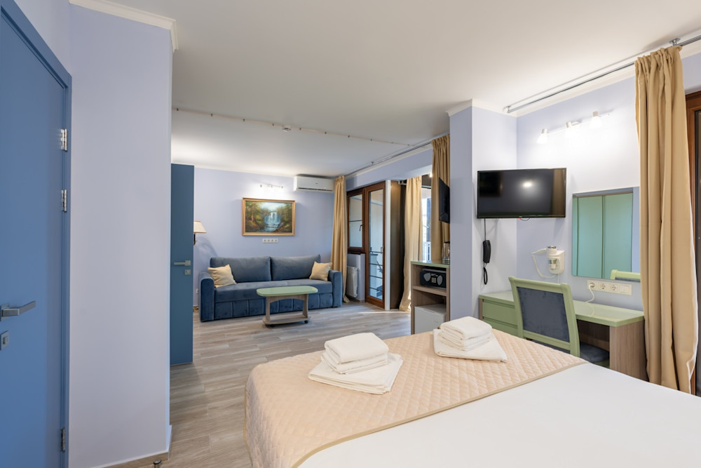 Полулюкс 2-х местный 2-комнатный в санатории Шексна - вид на зону отдыха