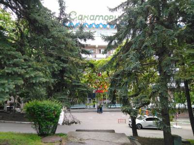 Санаторий Дон Пятигорск вход в главное здание 