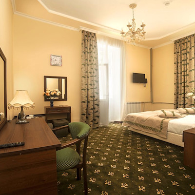 Номер Джуниор Сюит в санатории Белая Дача