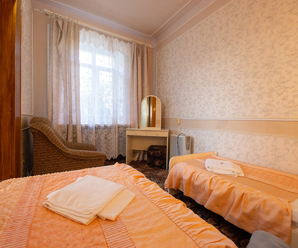 Двухместный двухкомнатный 3 категории 2 корпус в санатории Здоровье - зона отдыха