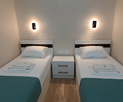 Двухместный однокомнатный 1 категории 2 корпус в санатории Здоровье - кровати