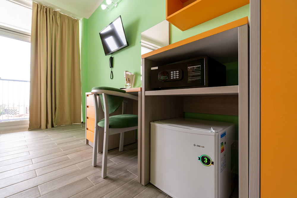 Стандарт с балконом 2-х местный 1-но комнатный (доп.место двухъярусная кровать) в санатории Шексна - сейф