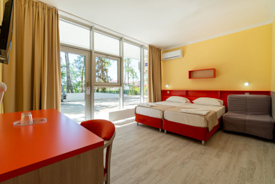 Стандарт MAXI без балкона 2-х местный 1-но комнатный в санатории Шексна - вид из номера